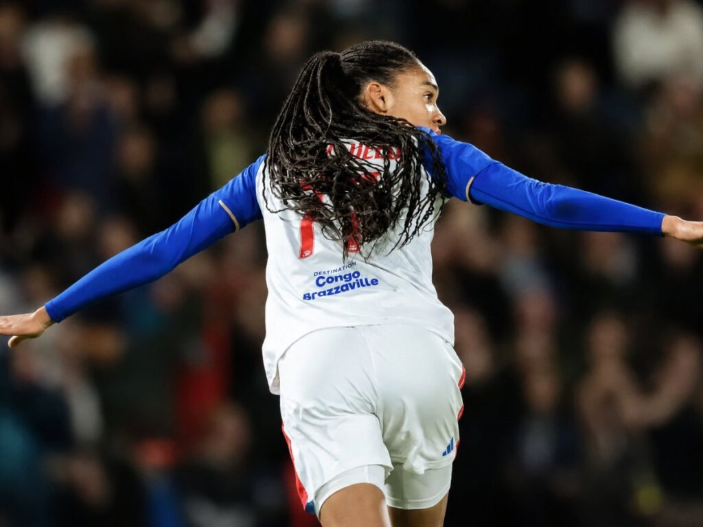 Goleada del Lyon al PSG con gol de Salma Paralluelo (0-4)