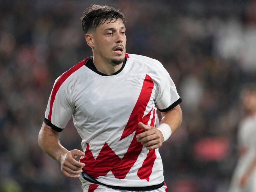 Ratiu da el sí al Fulham y el Rayo Vallecano negocia su salida Ratiu da el sí al Fulham y el Rayo Vallecano negocia su salida