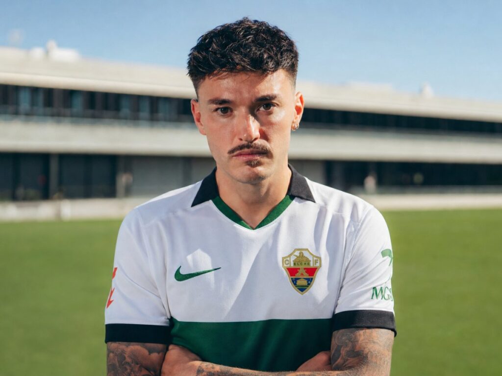 El Elche se alinea con Josan tras quedar liberado sin cargos El Elche se alinea con Josan tras quedar liberado sin cargos