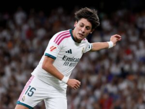 Güler esquiva la roja y marca un golazo para adelantar al Madrid