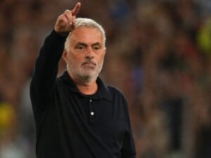 Mourinho agita el Real Madrid antes de visitar Barcelona Mourinho agita el Real Madrid antes de visitar Barcelona