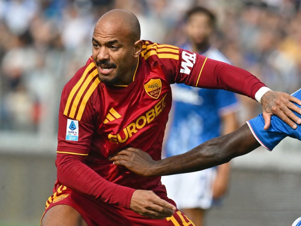 La Roma frena ante el Como con diez y cede el liderato al Inter