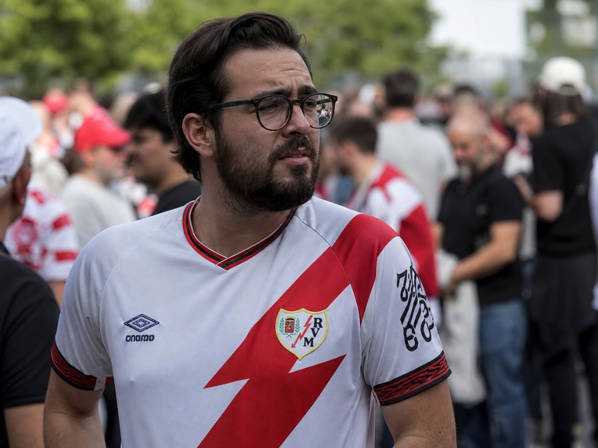Las Peñas del Rayo cargan contra el club: Las Peñas del Rayo cargan contra el club: