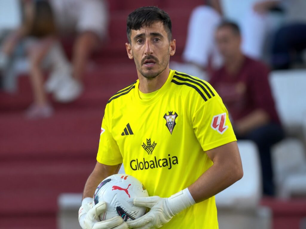 El Albacete estrena su casillero de victorias tras vencer al Eldense (2-0)