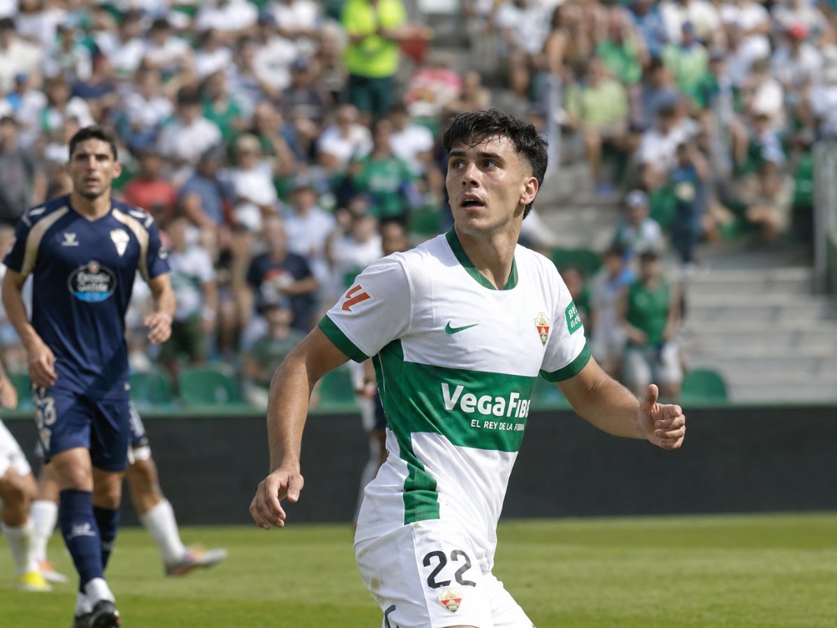El Elche frena la sangría defensiva pero sigue sin ganar en casa El Elche frena la sangría defensiva pero sigue sin ganar en casa