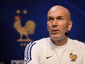 Henry se rinde a Zidane en Francia: «Está a la altura de Dios»