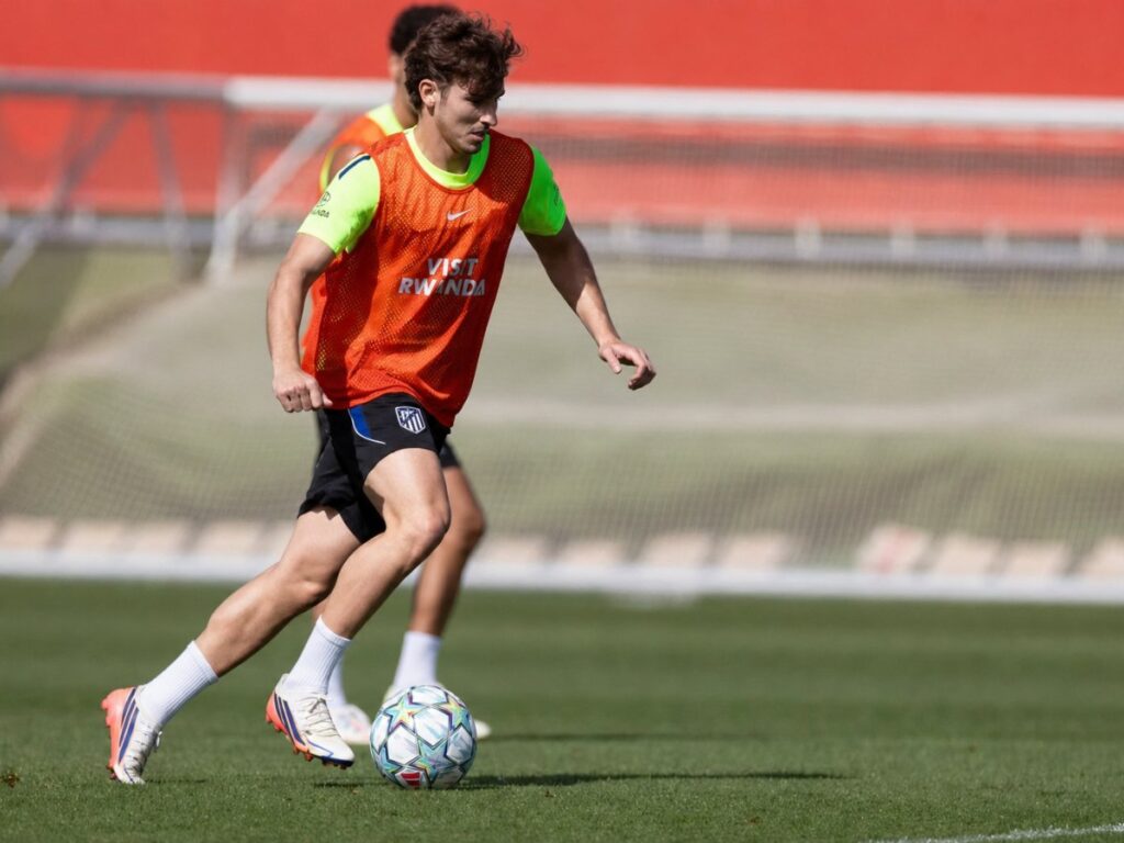 Julián Álvarez, baja ante Osasuna con la mente en el derbi Julián Álvarez, baja ante Osasuna con la mente en el derbi