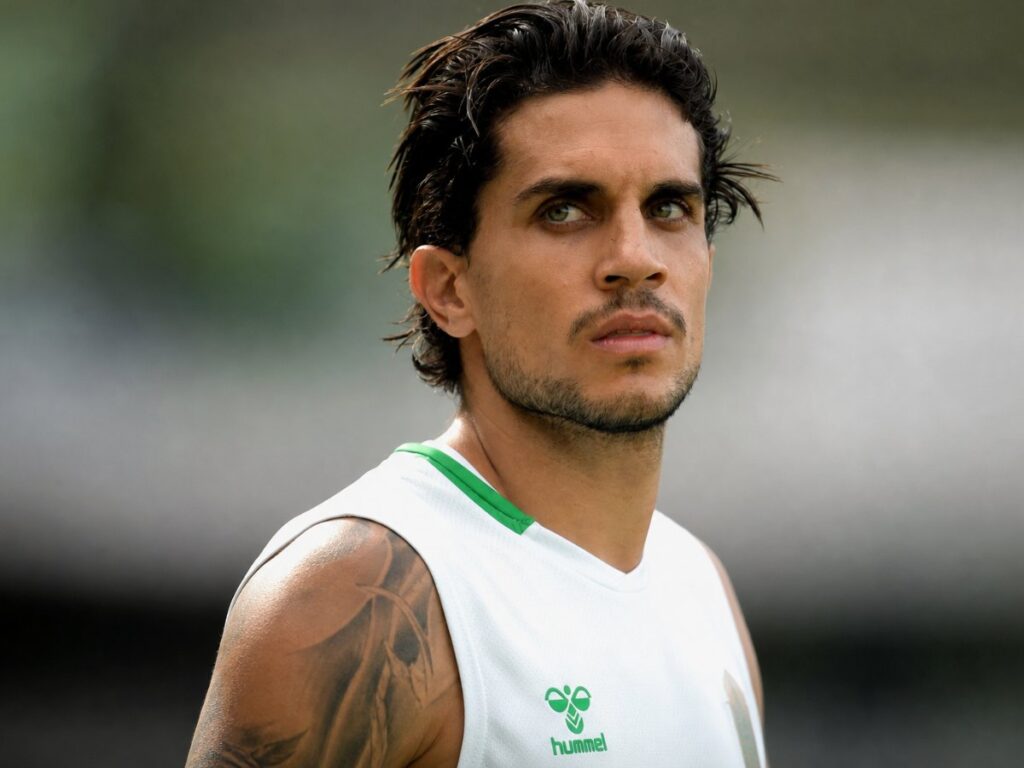 El mensaje viral de Marc Bartra tras la tragedia ferroviaria en Toledo El mensaje viral de Marc Bartra tras la tragedia ferroviaria en Toledo
