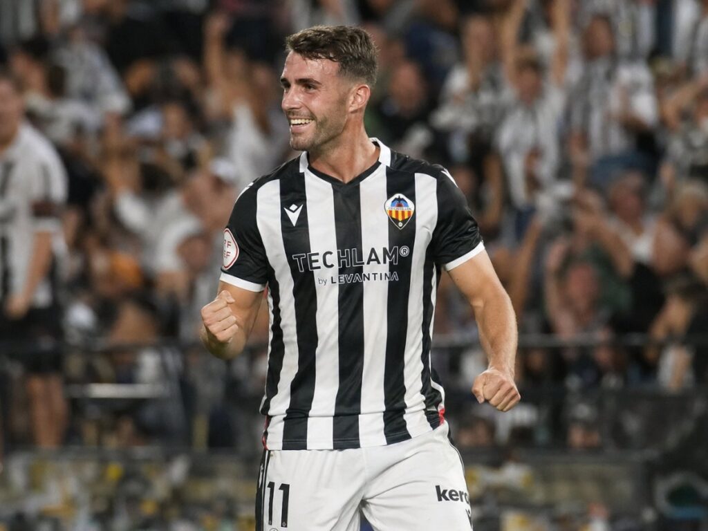El Castellón estalla contra el Andorra por el veto a sus aficionados