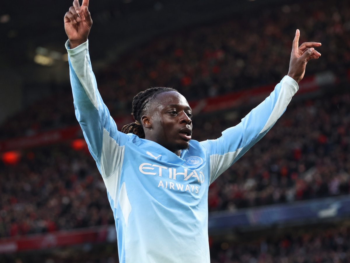 El City golea 0-3 al Liverpool en Anfield y mantiene el pleno