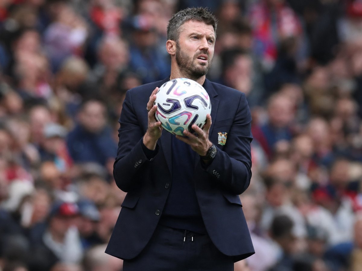 Carrick viaja a Madrid en Champions con las dudas de Mainoo y Shaw