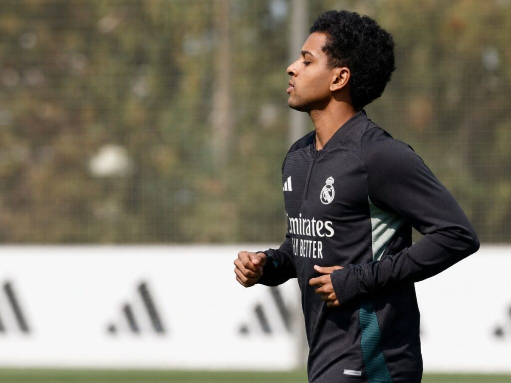 Rodrygo pisa césped antes del derbi pero sigue descartado