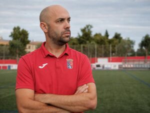 El Tavernes echa a Carlos Sapiña antes de jugar la Copa en Mestalla El Tavernes echa a Carlos Sapiña antes de jugar la Copa en Mestalla
