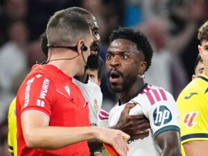 Real Madrid TV eleva sus críticas arbitrales tras la roja a Vinicius