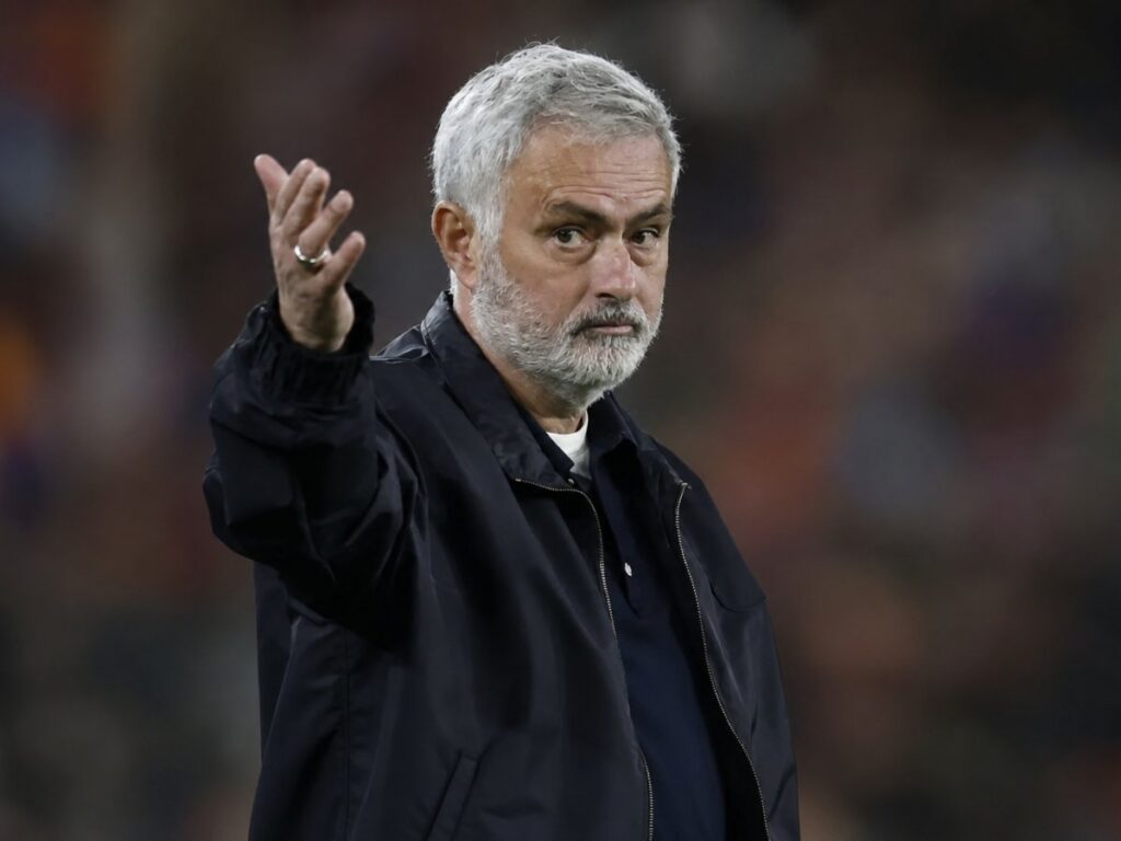 Mourinho desata la locura a las 02:30 en Valdebebas tras el Clásico