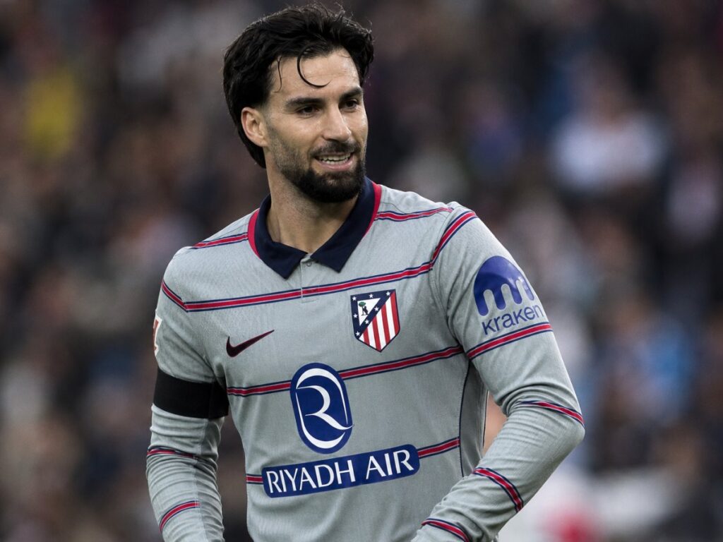El Atlético asalta el liderato con firmeza tras vencer al Levante