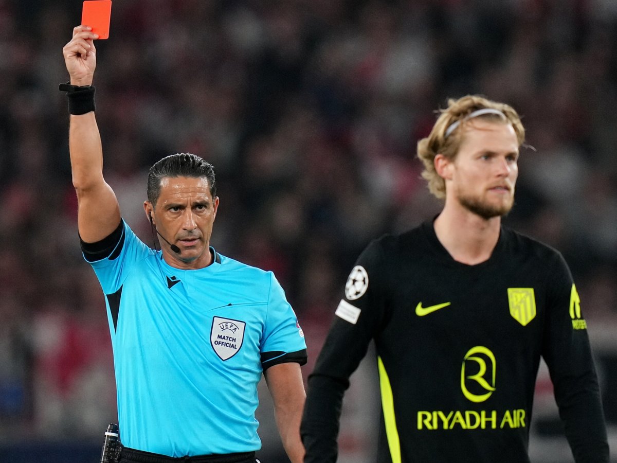 El Atlético de Madrid rescata un punto en Stuttgart tras la roja a Hjulmand El Atlético de Madrid rescata un punto en Stuttgart tras la roja a Hjulmand