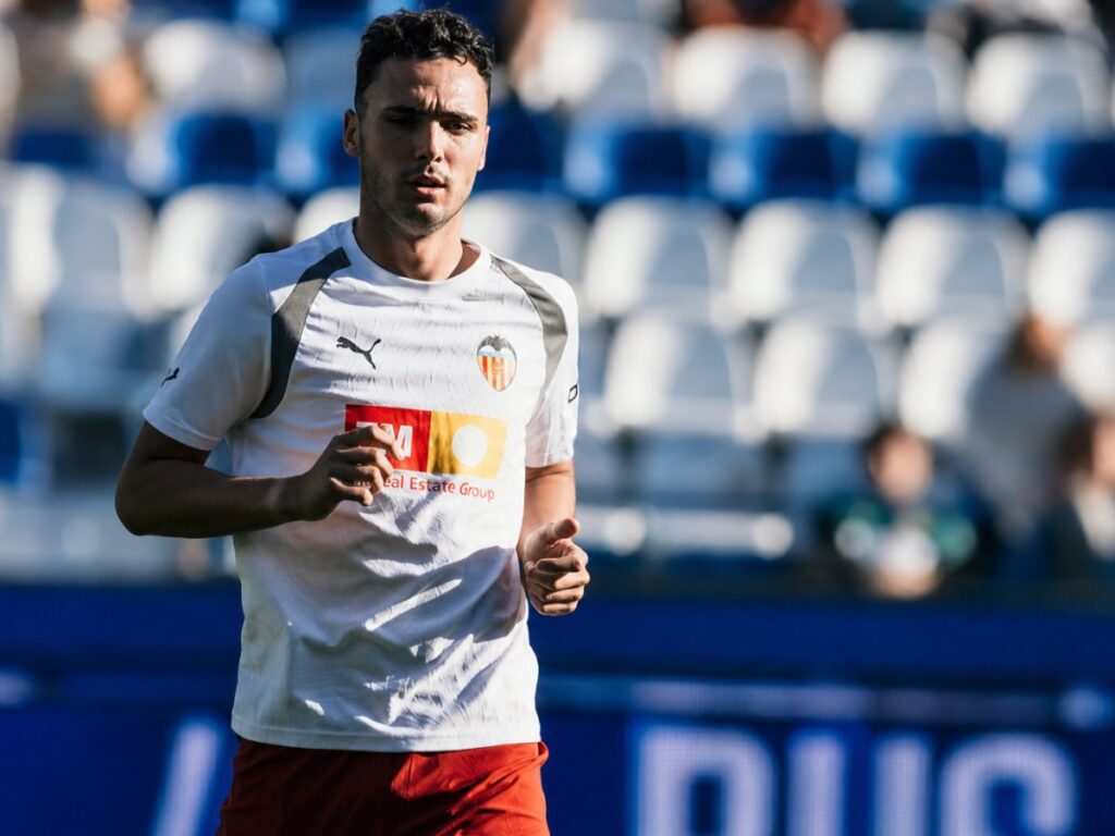 Los 10 millones que se le han atragantado al Valencia con Sato y Arnau