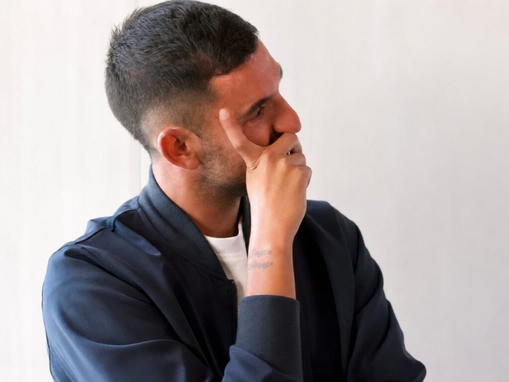 Dani Ceballos se rompe a llorar en su presentación con el Betis Dani Ceballos se rompe a llorar en su presentación con el Betis