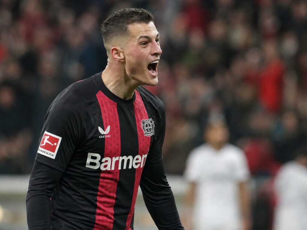 El Leverkusen frena al Friburgo (2-1) y entrega el liderato al Bayern