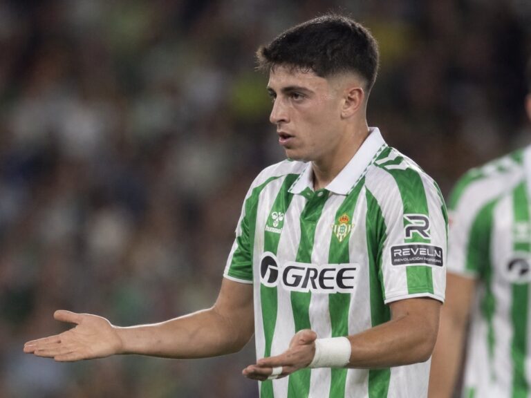 Araujo brilla en el Liverpool: la opción de compra coge fuerza - Betsuites