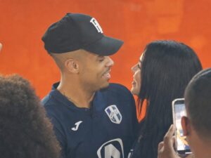 Mariano Díaz: locura en República Dominicana con beso de una fan