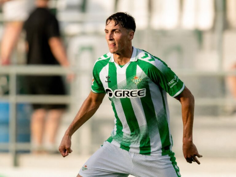 El Betis tienta a Álex Fernández y sopesa pagar su cláusula - Betsuites