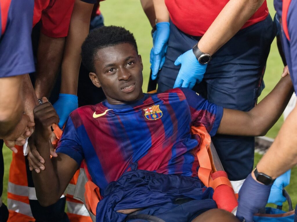 La lesión de Jesse Bisiwu enciende las alarmas en el Barça La lesión de Jesse Bisiwu enciende las alarmas en el Barça