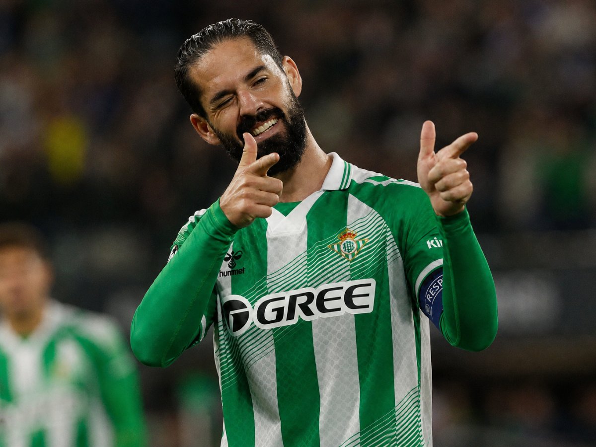 El Betis tumba al Feyenoord con gol de Isco y acaricia la historia El Betis tumba al Feyenoord con gol de Isco y acaricia la historia