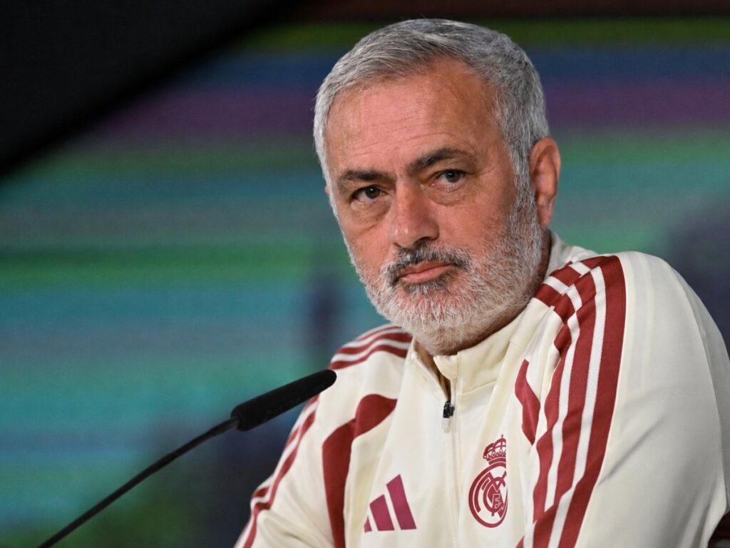 Mourinho responde a Fermín ante El Clásico: cruce por los árbitros Mourinho responde a Fermín ante El Clásico: cruce por los árbitros