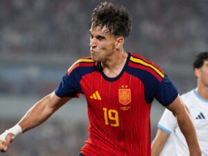 Carlos Espí hace historia con un repóker ante San Marino