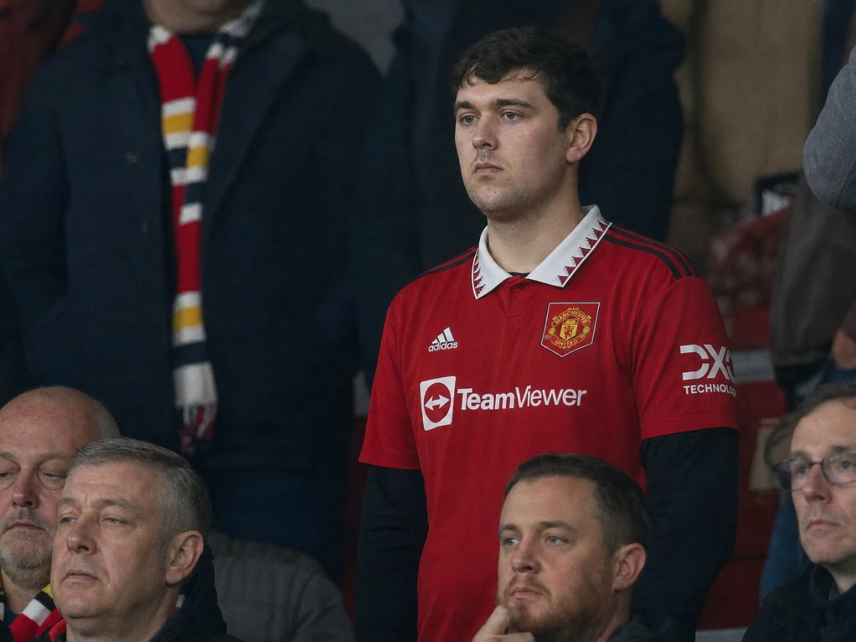 La pancarta de los 51 años vuelve a Old Trafford tras el caso City La pancarta de los 51 años vuelve a Old Trafford tras el caso City