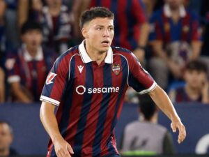 El Levante frena al Sevilla y consolida su fortín en Orriols