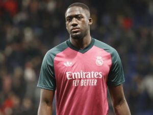 Konaté se lesiona con Francia y el Real Madrid vigila su rodilla