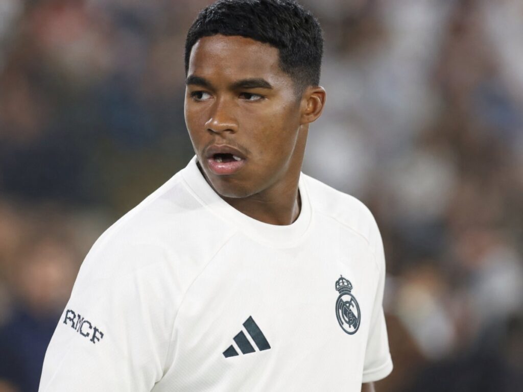 Mourinho revoluciona el once del Real Madrid ante el Sevilla Mourinho revoluciona el once del Real Madrid ante el Sevilla