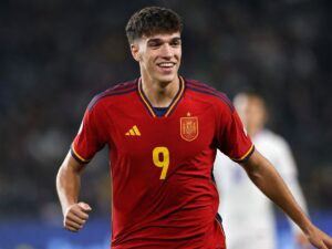 Carlos Espí hace historia con cinco goles para España Sub-21