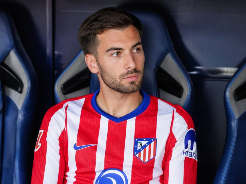 Simeone sorprende en el once del Atlético con Baena arriba ante el Dépor Simeone sorprende en el once del Atlético con Baena arriba ante el Dépor