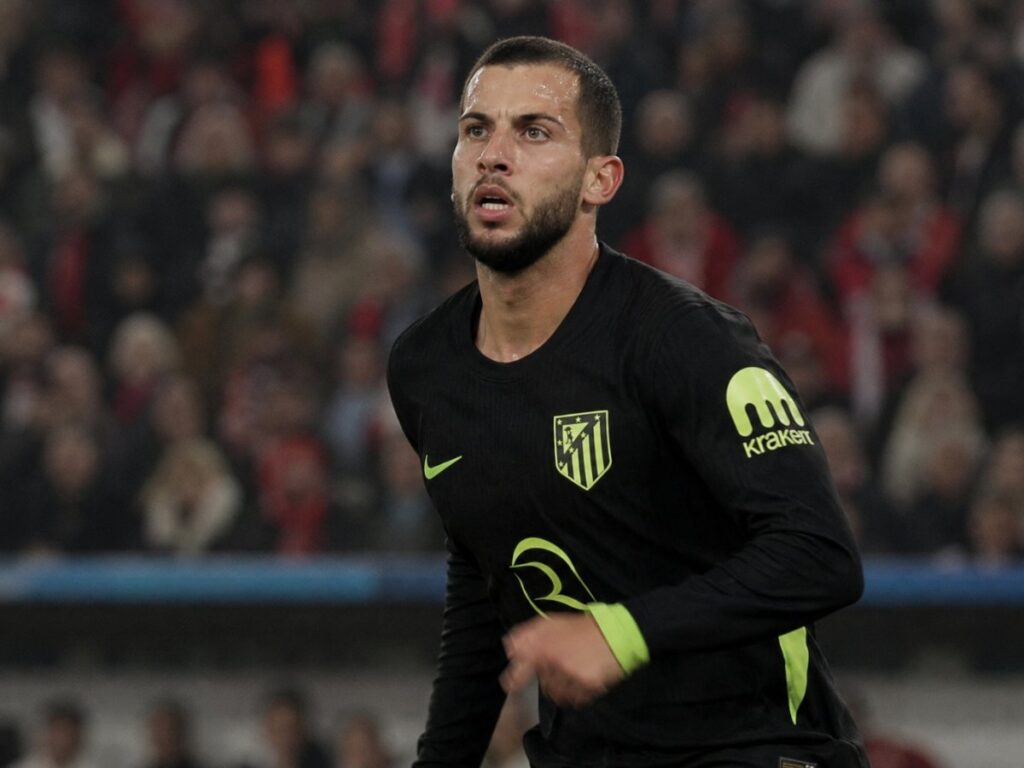 La imagen del penalti a Hancko que indigna al Atlético en Champions