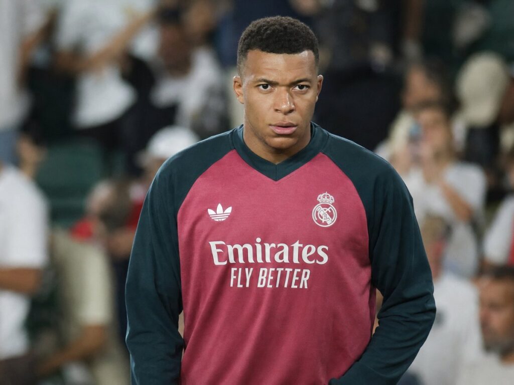 El futuro de Mbappé en el Real Madrid peligra, según Francia