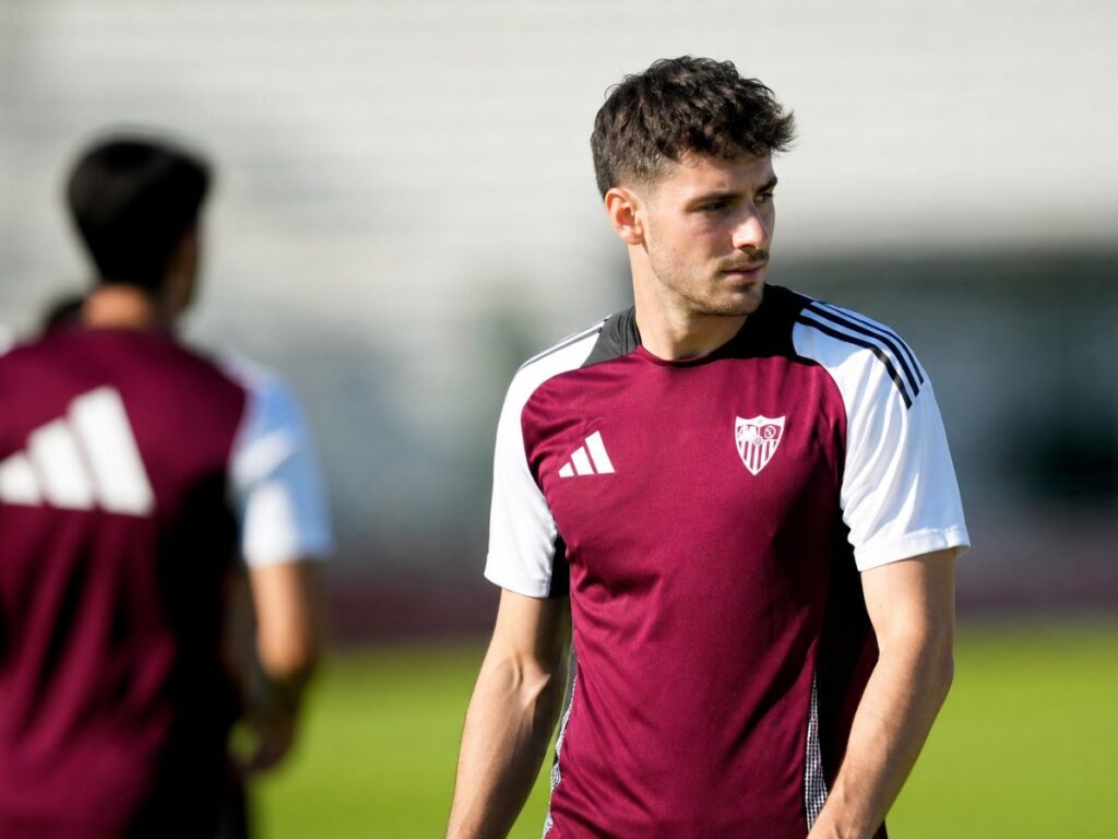 El Sevilla vuelve al trabajo sin Kochorashvili y pendiente de Osasuna