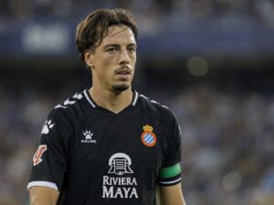 El Espanyol perdona en La Rosaleda y el Málaga empata en el final El Espanyol perdona en La Rosaleda y el Málaga empata en el final