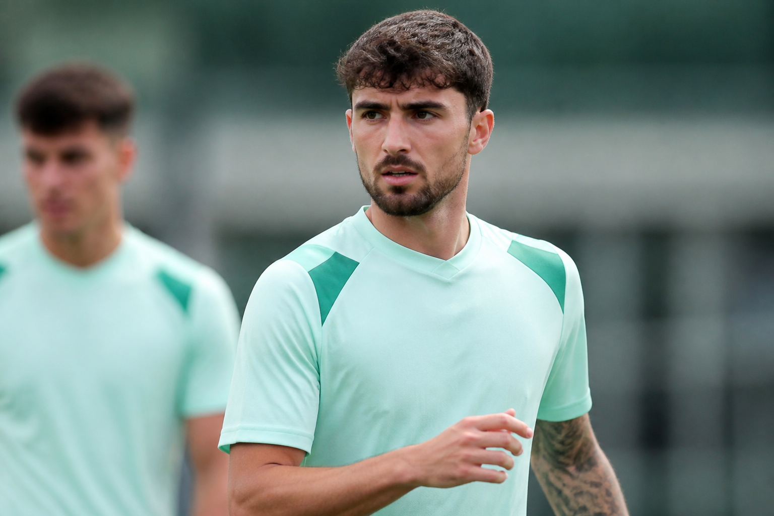 Troy Parrott debuta en la lista del Betis ante el Valencia