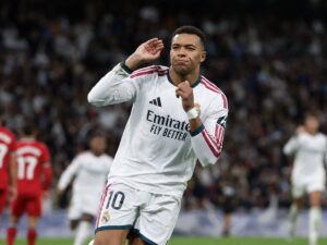 Real Madrid 4-1 Sevilla: resumen, goles y polémica antes de El Clásico Real Madrid 4-1 Sevilla: resumen, goles y polémica antes de El Clásico