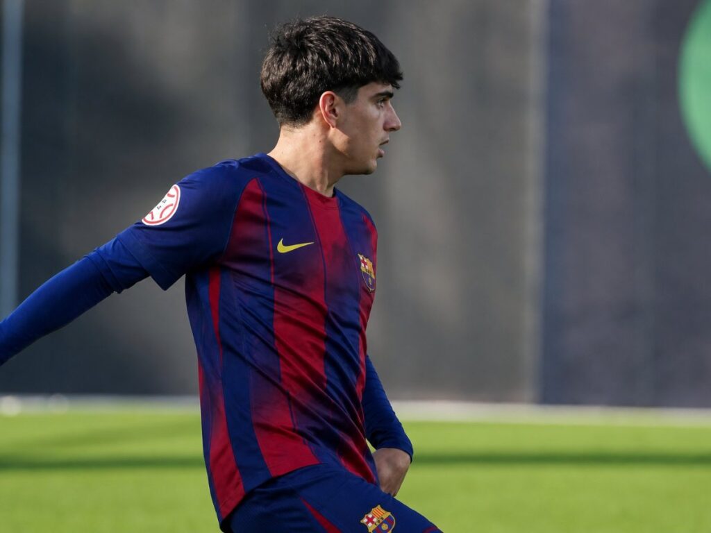 Guillem Víctor se ejercita con Flick ante la baja de Koundé