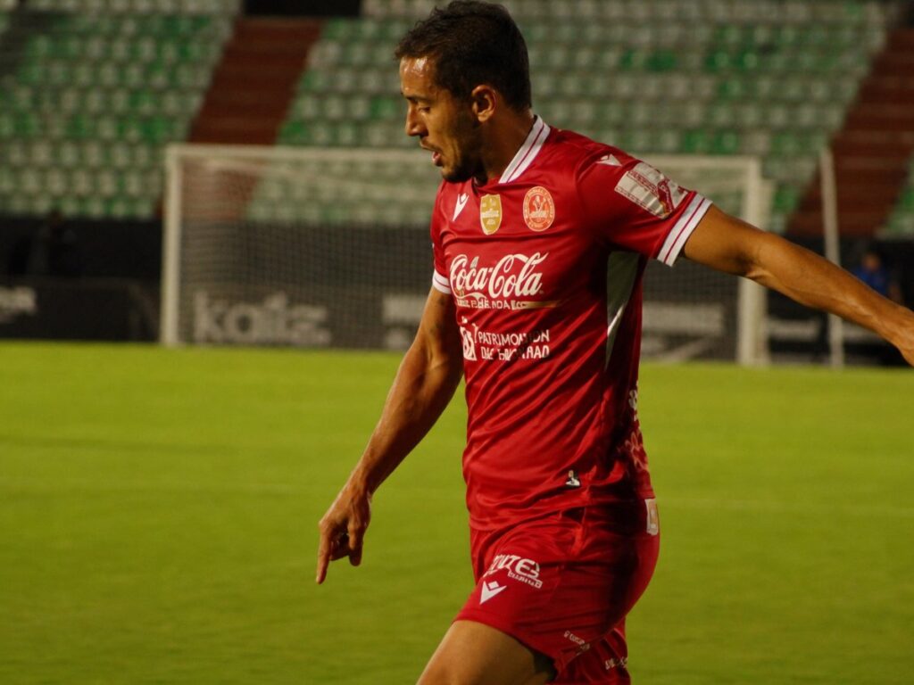 Mérida y Coria firman tablas en un intenso derbi extremeño (0-0)