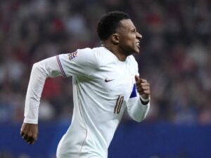 El madridismo se cansa de Mbappé y Vinicius antes de volver a casa